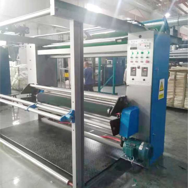 Como uma máquina de escovação sofisticada melhora a eficiência da fabricação?